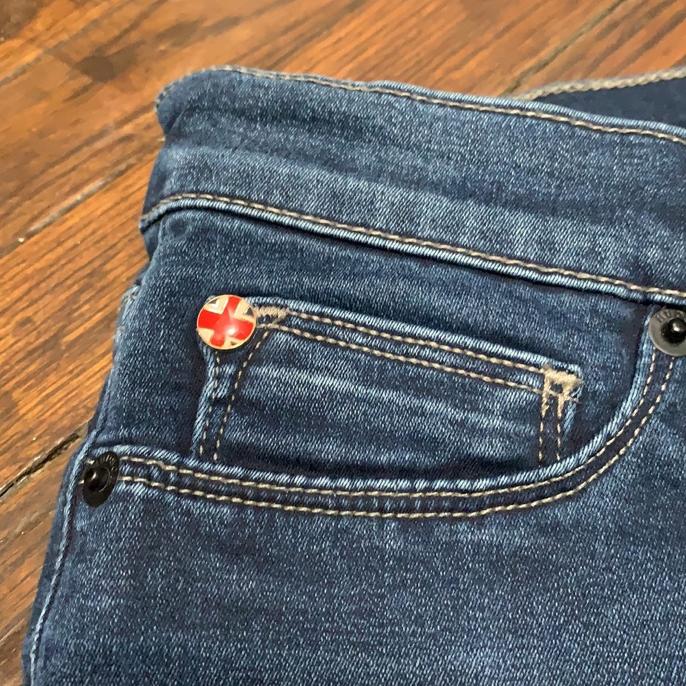 Hudson jeans. Size 26. - Picture 3 of 8